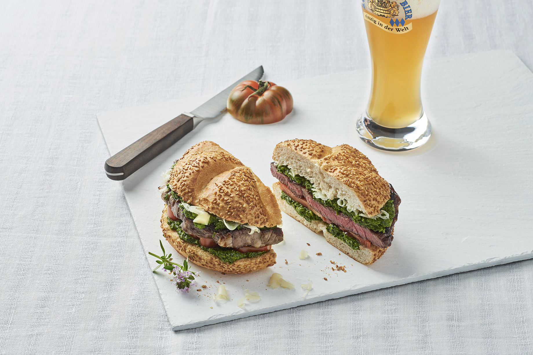 Edel-Burger mit Bier