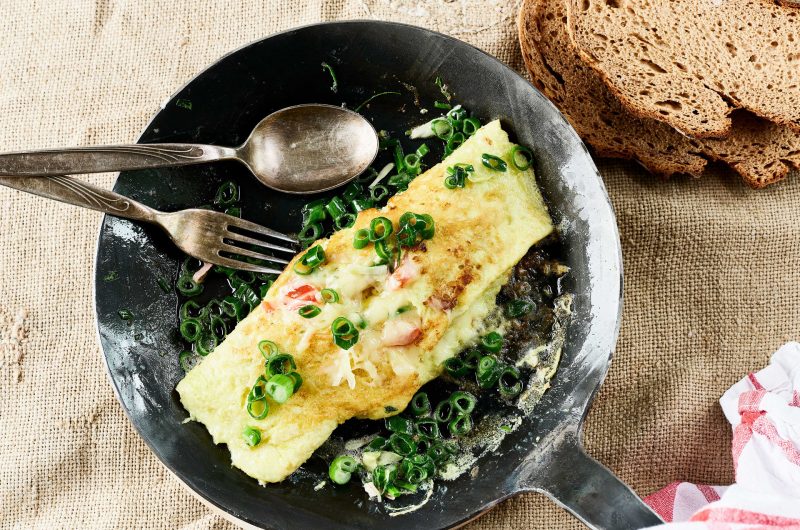 ALLGÄUER BERGKÄSE G.U. Omelette mit Wildkräutern